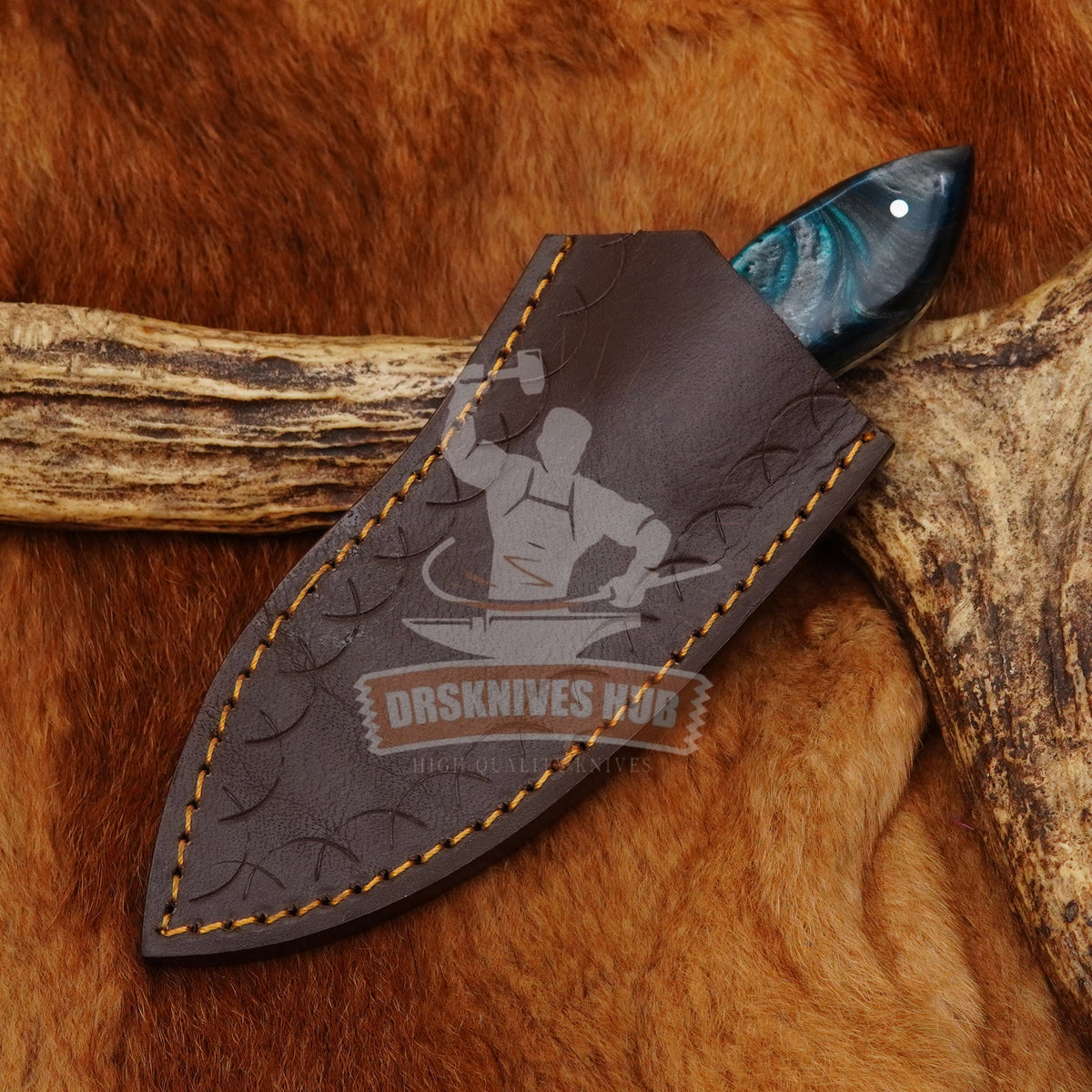 Carbon steel skinner knife set with resin handles and leather sheaths