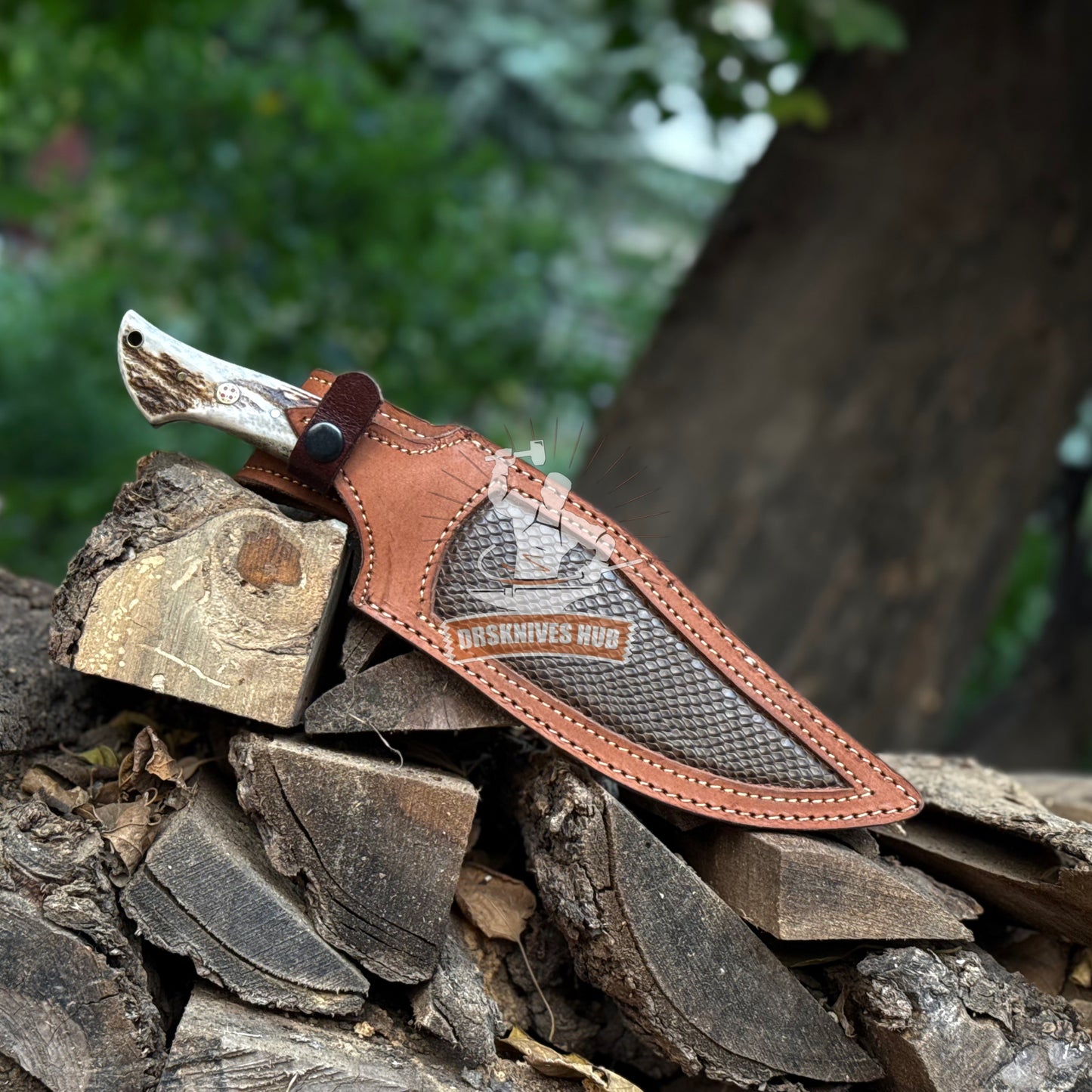 Handmade Damascus Hunting Bowie Knife – Stag Horn & Buffalo Horn Handle with Leather Sheath