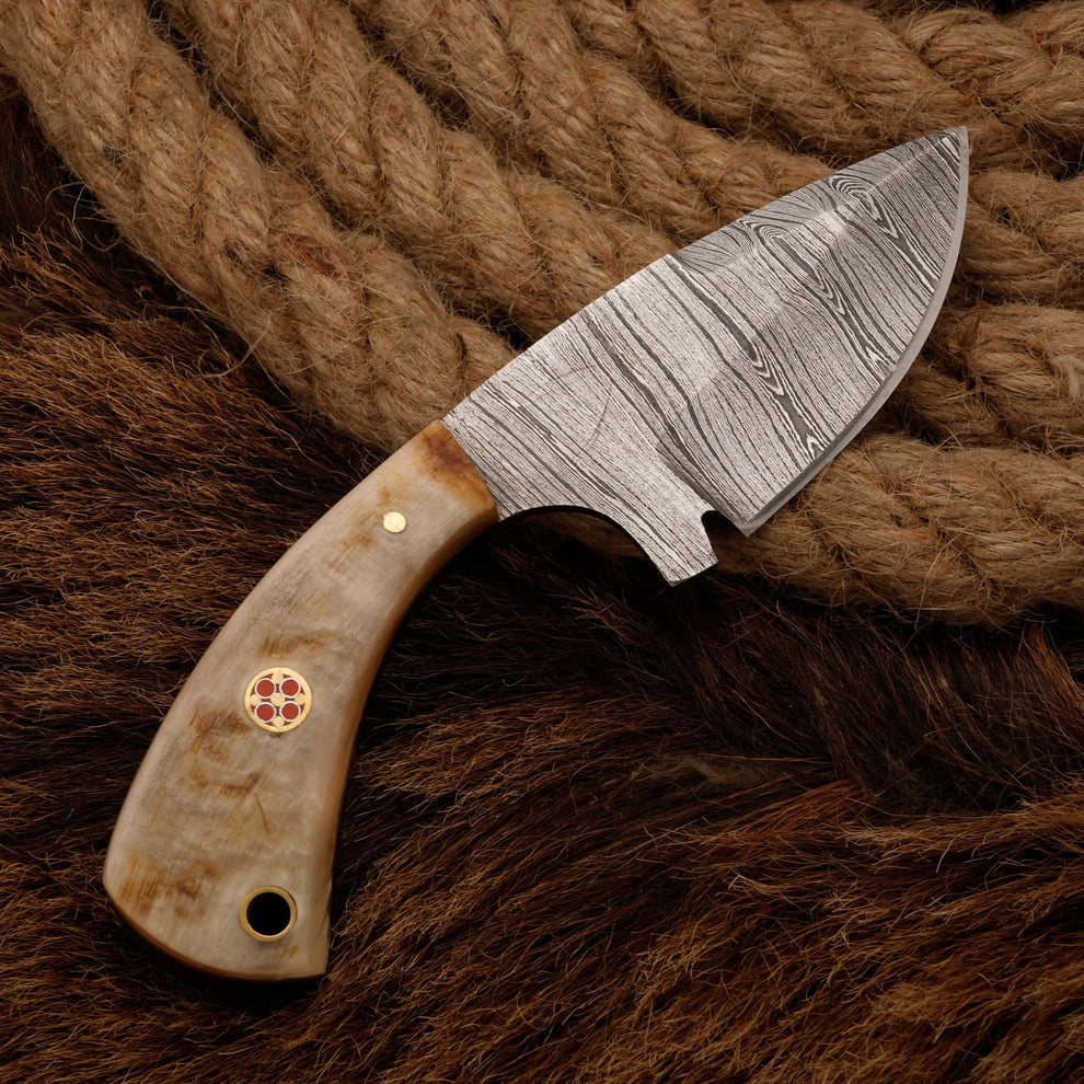 Handmade Damascus steel skinner knife ram horn handle || drs knives hub