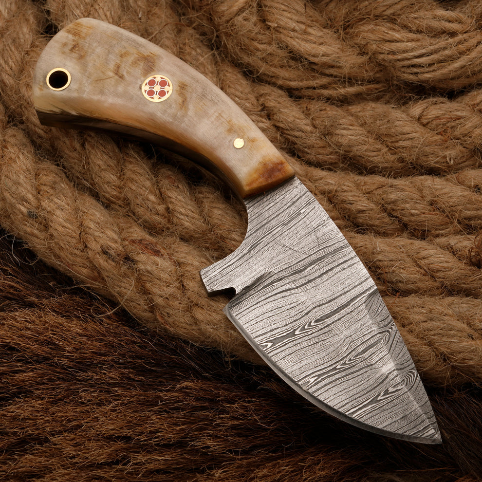 Handmade Damascus steel skinner knife ram horn handle || drs knives hub