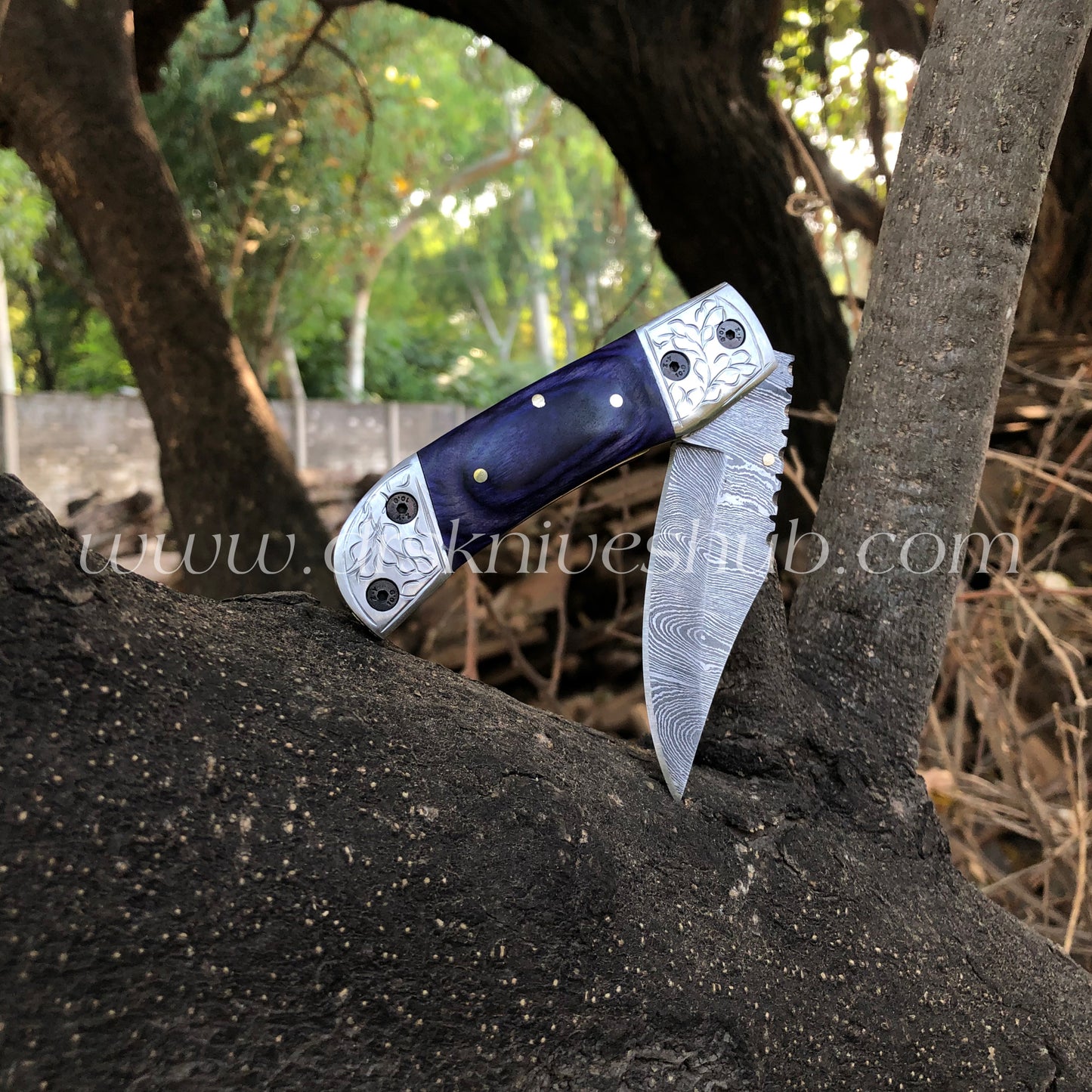 Handmade Damascus Steel Folding Pocket knife Hand Engraved Bolster With Leather Pouch