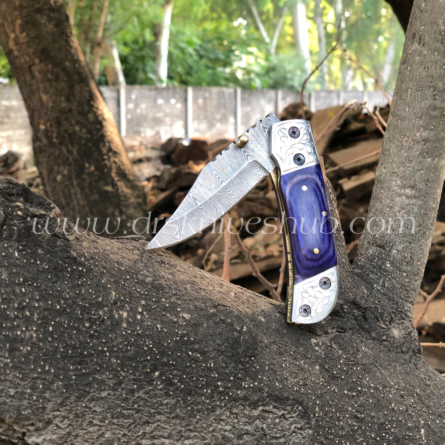 Handmade Damascus Steel Folding Pocket knife Hand Engraved Bolster With Leather Pouch