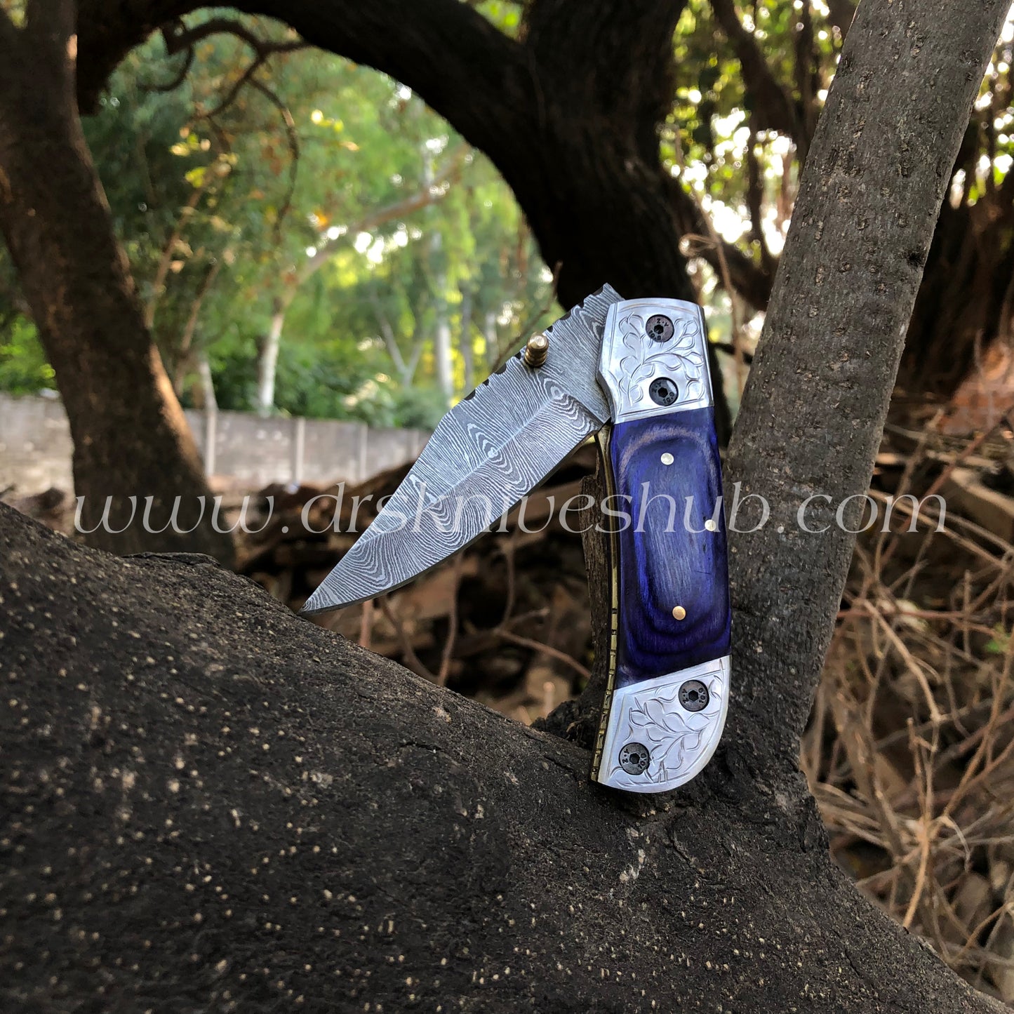 Handmade Damascus Steel Folding Pocket knife Hand Engraved Bolster With Leather Pouch