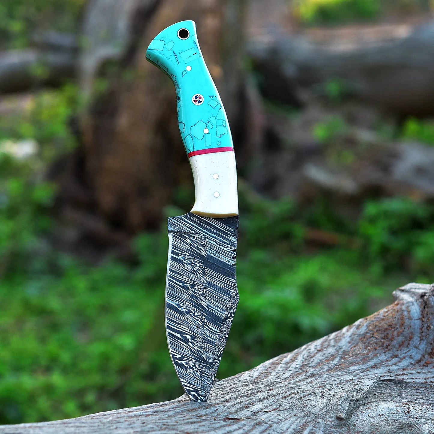 Handmade Damascus Steel Hunting Knife With Leather Sheath Cover Resin Handle Perfect for Outdoor Adventures