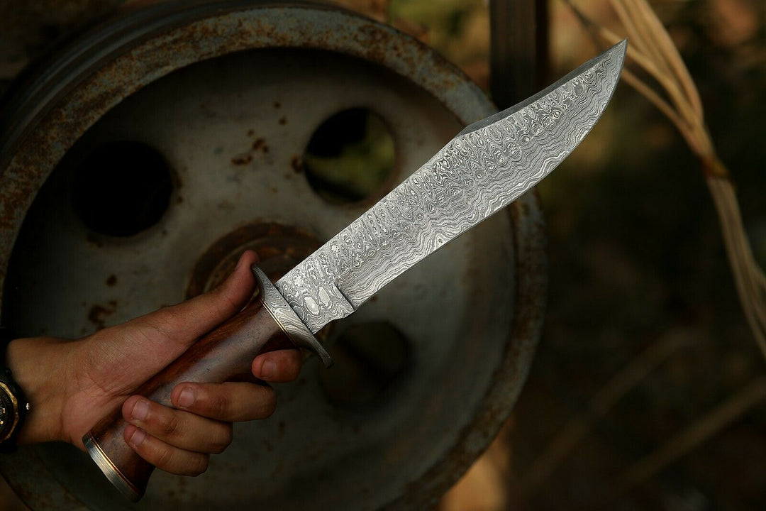 Bowie knife Hand Forged Damascus Steel Blade Wooden Handle Hunting Bowie knife Outdoor knife
