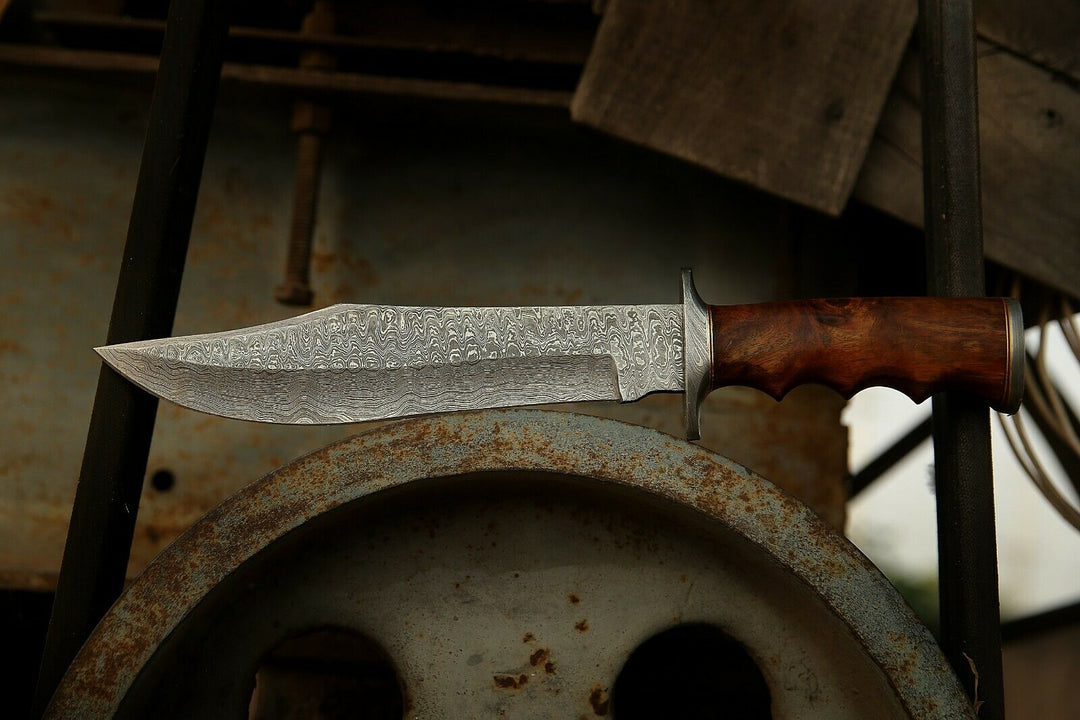Bowie knife Hand Forged Damascus Steel Blade Wooden Handle Hunting Bowie knife Outdoor knife
