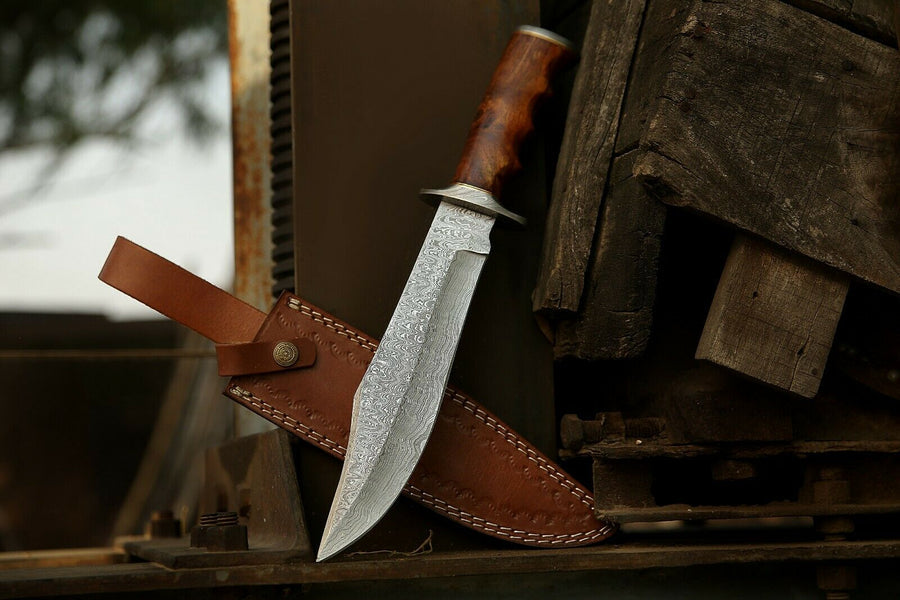 Bowie knife Hand Forged Damascus Steel Blade Wooden Handle Hunting Bowie knife Outdoor knife