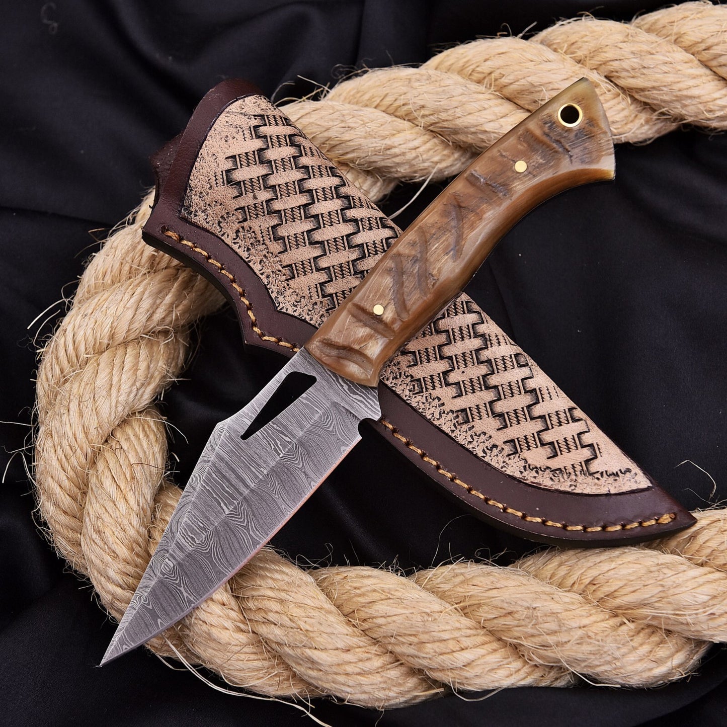 8.2" Handmade Damascus Steel Hunting Knife with Ram Horn Handle | DRSKNIVES HUB