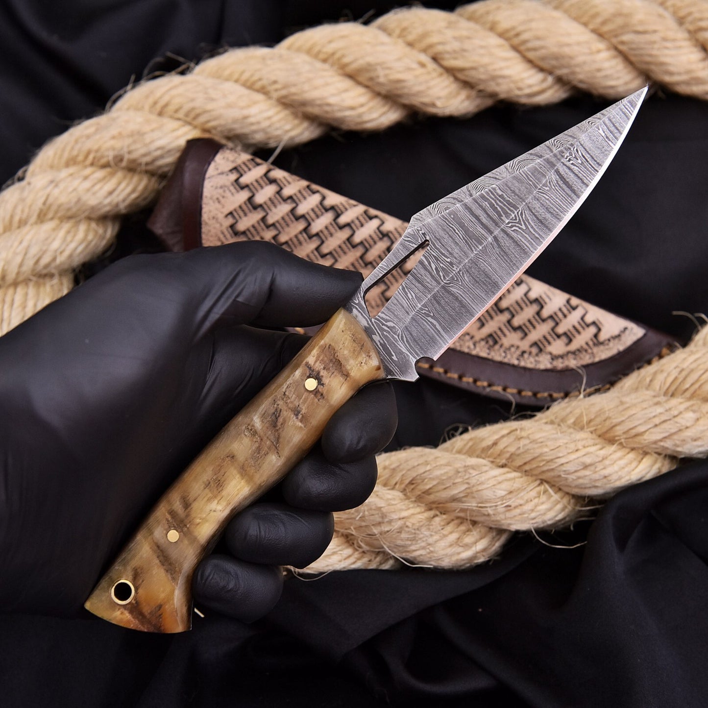 8.2" Handmade Damascus Steel Hunting Knife with Ram Horn Handle | DRSKNIVES HUB