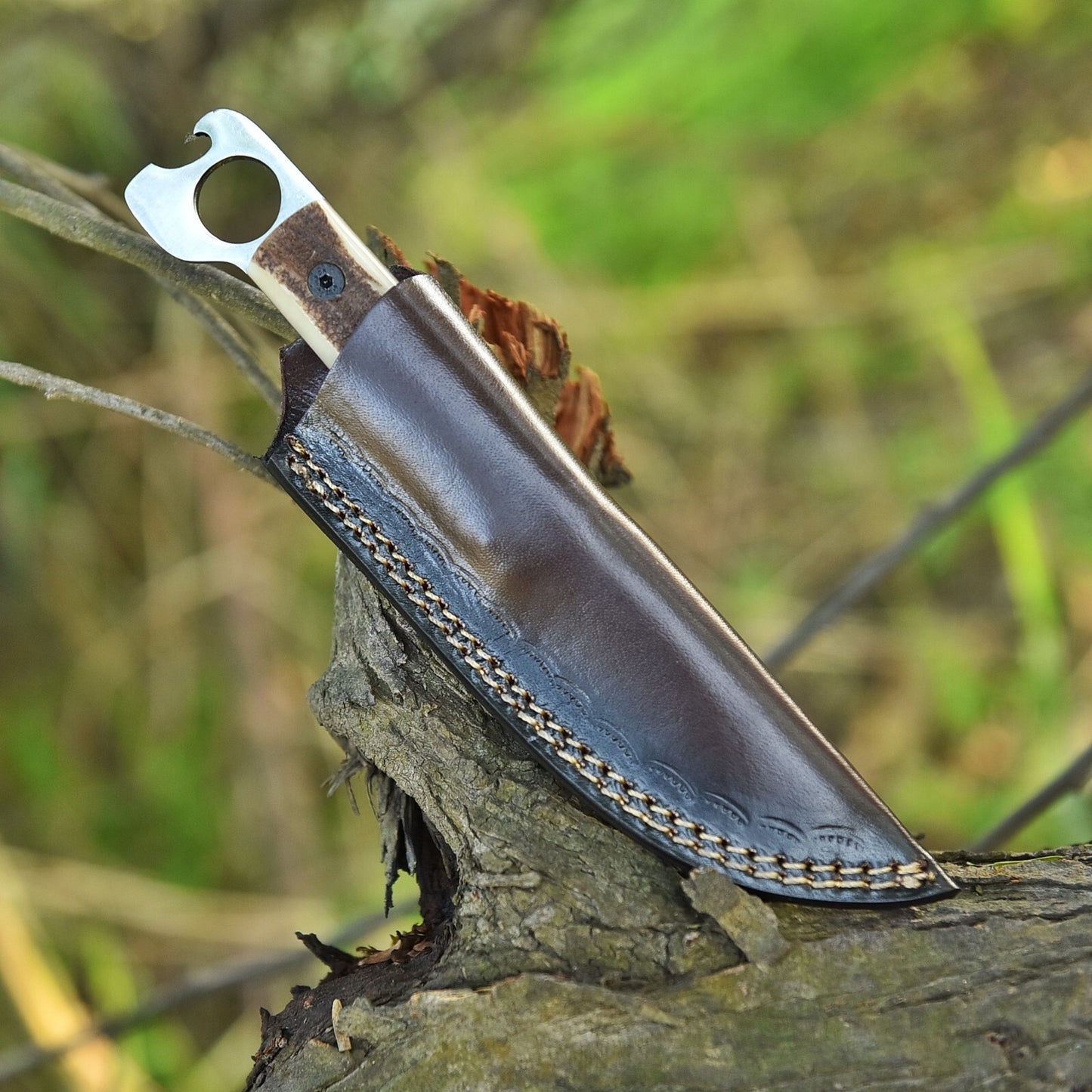 7.6" Hand-Forged Damascus Steel Hunting and EDC Knife with Leather Sheath
