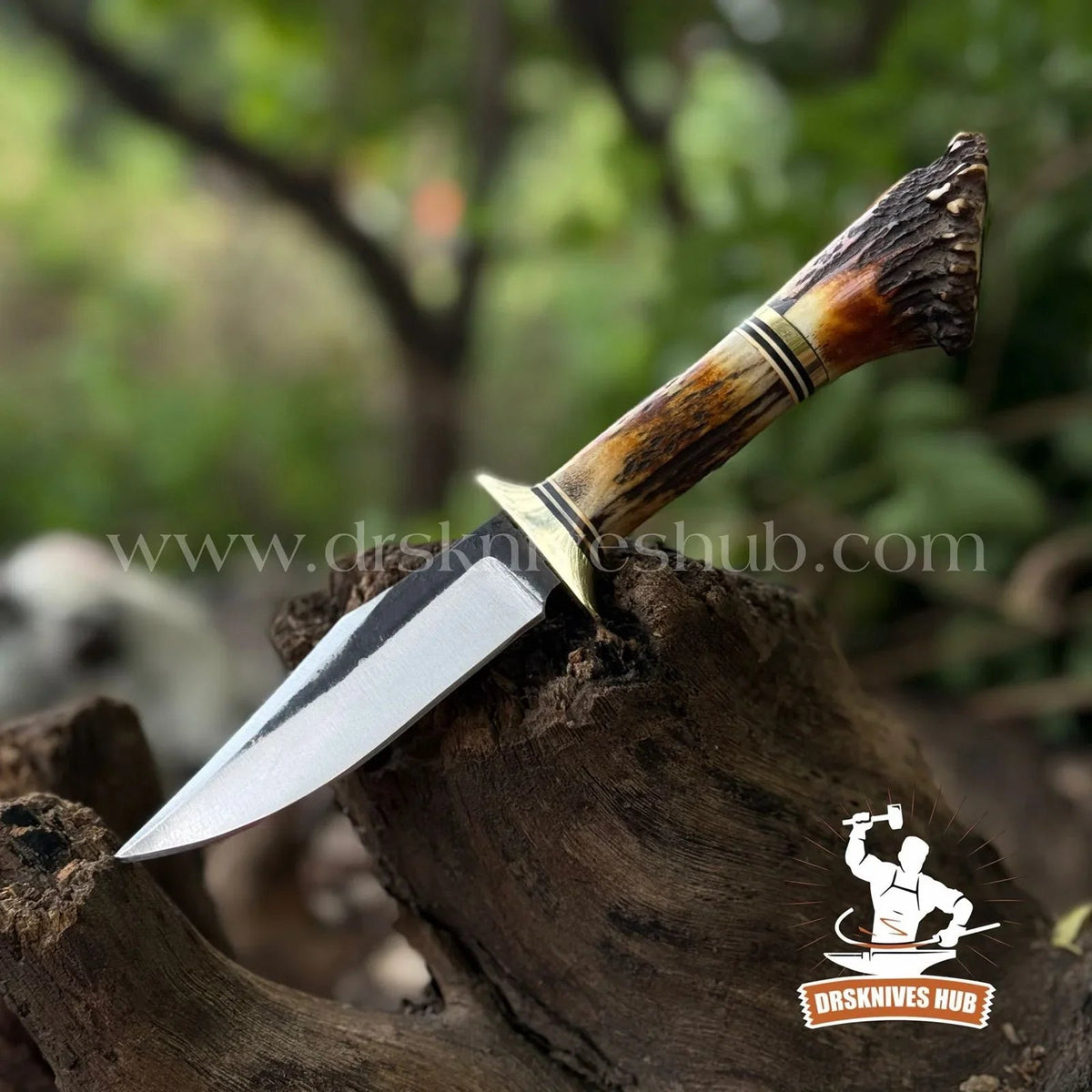 120-layer Damascus hunting knife with deer antler handle