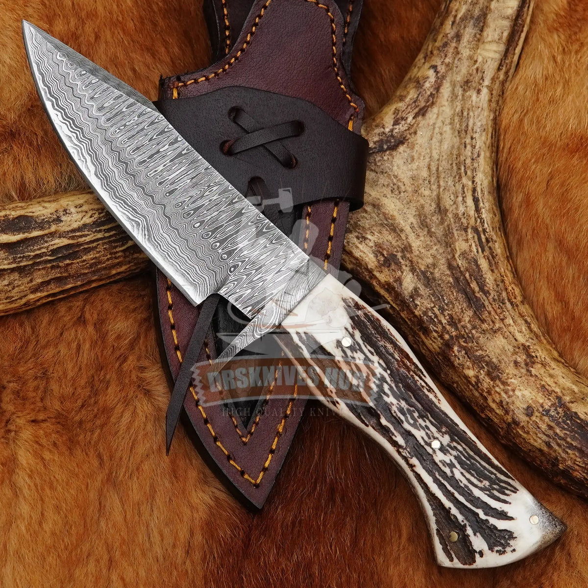 Close-up of 120-layer raindrop Damascus blade