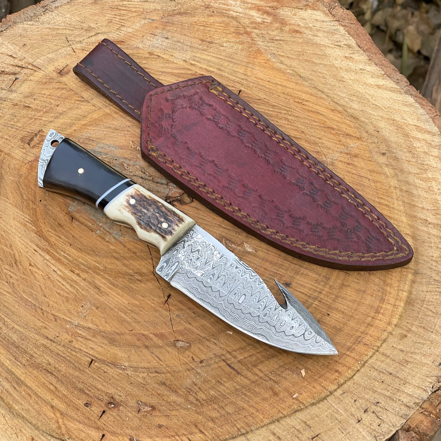 9” Damascus Steel Blade Gut Hook Hunting Knife With leather Sheath Cover