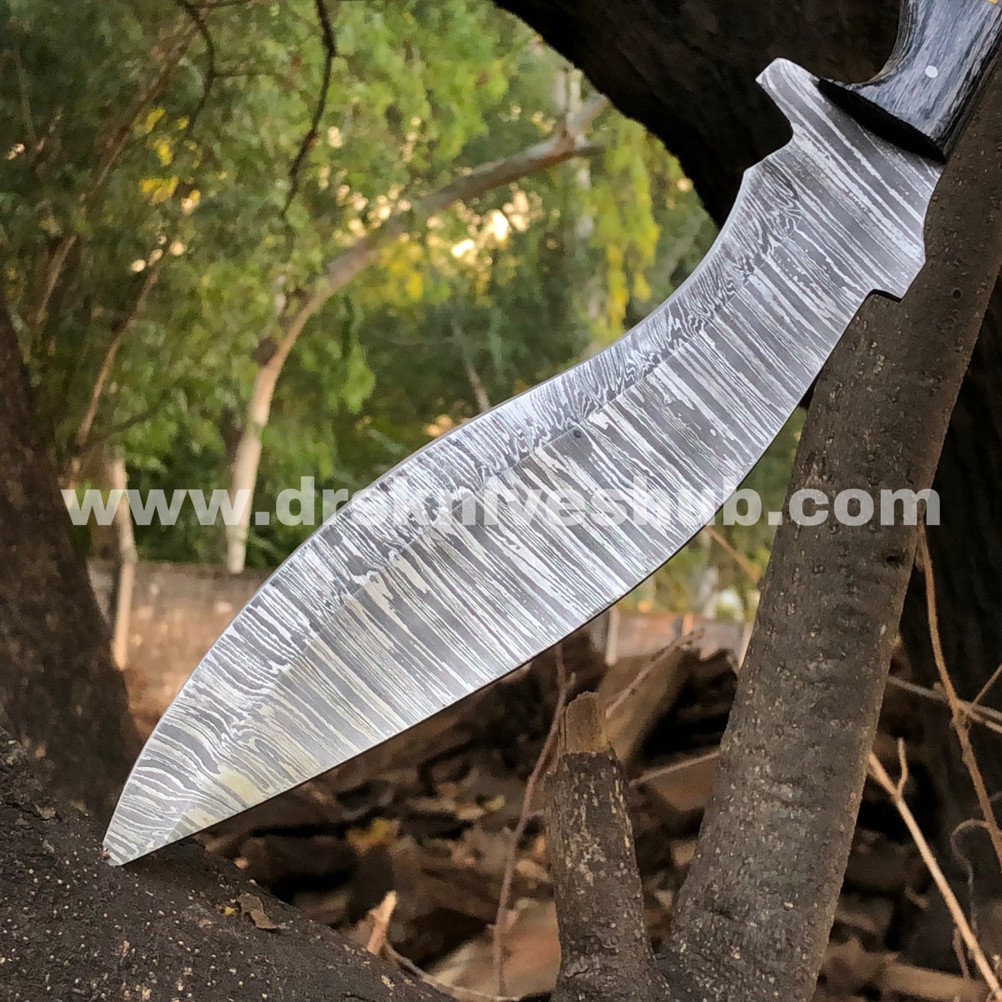 Full Tang Hand Crafted Damascus Damascus Steel Kukri Knife Camping Knife