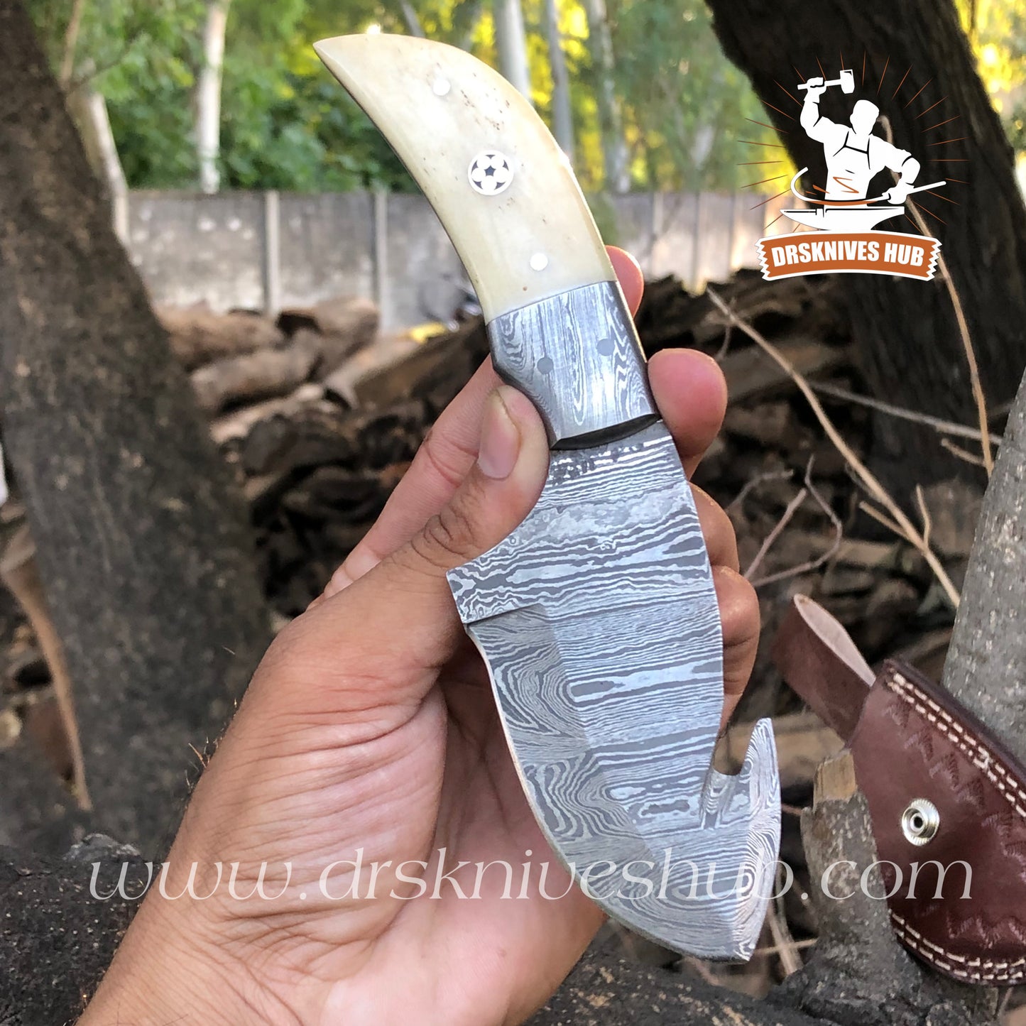 Gut Hook Knife Handmade Damascus Steel Blade Gut Hook Skinnier Knife With Leather Sheath Cover