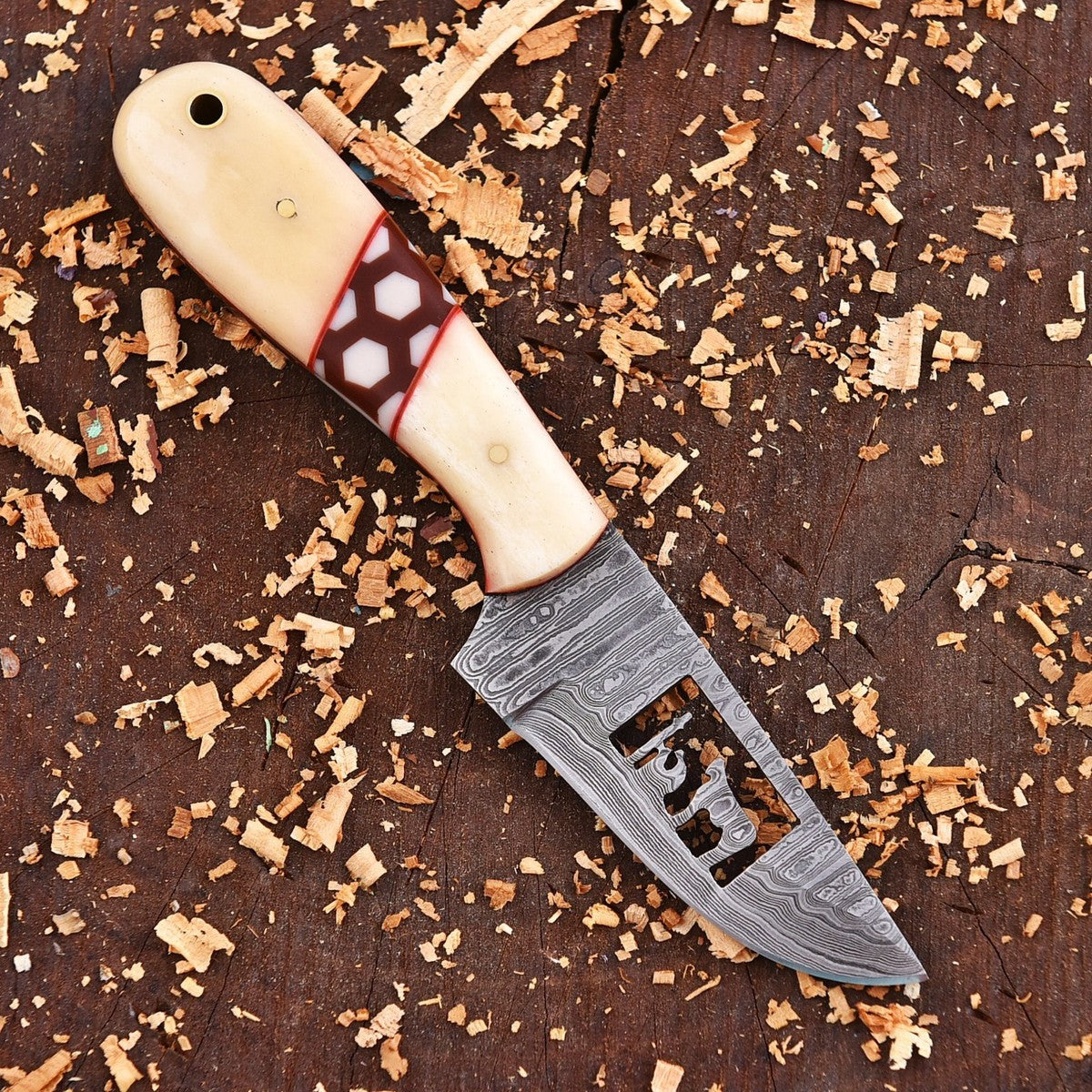 Hand-forged Damascus Steel Wire Cut Bull Cutter knife