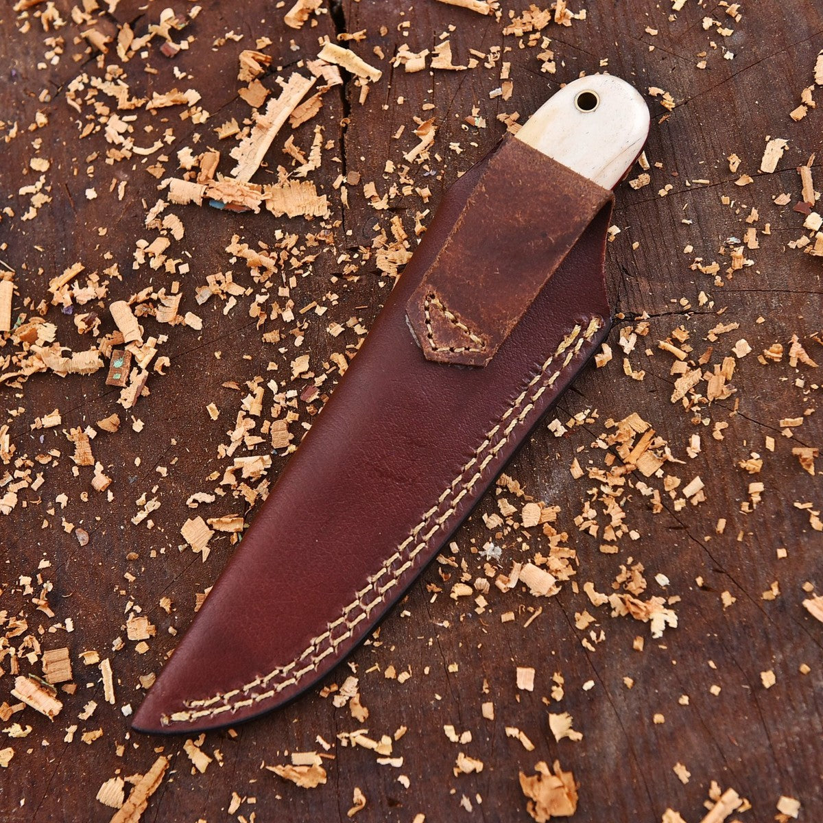 Hand-forged Damascus Steel Wire Cut Bull Cutter knife