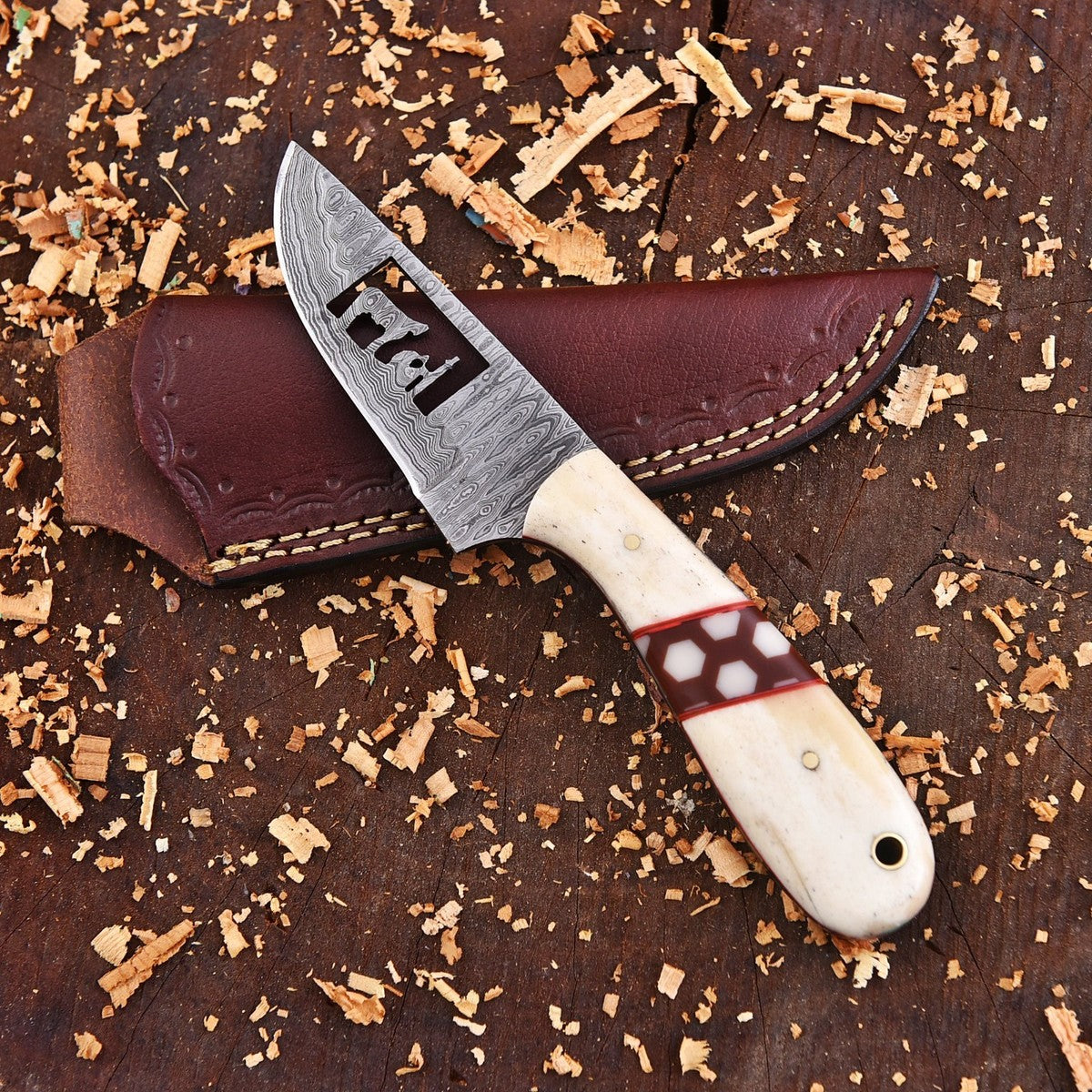 Hand-forged Damascus Steel Wire Cut Bull Cutter knife