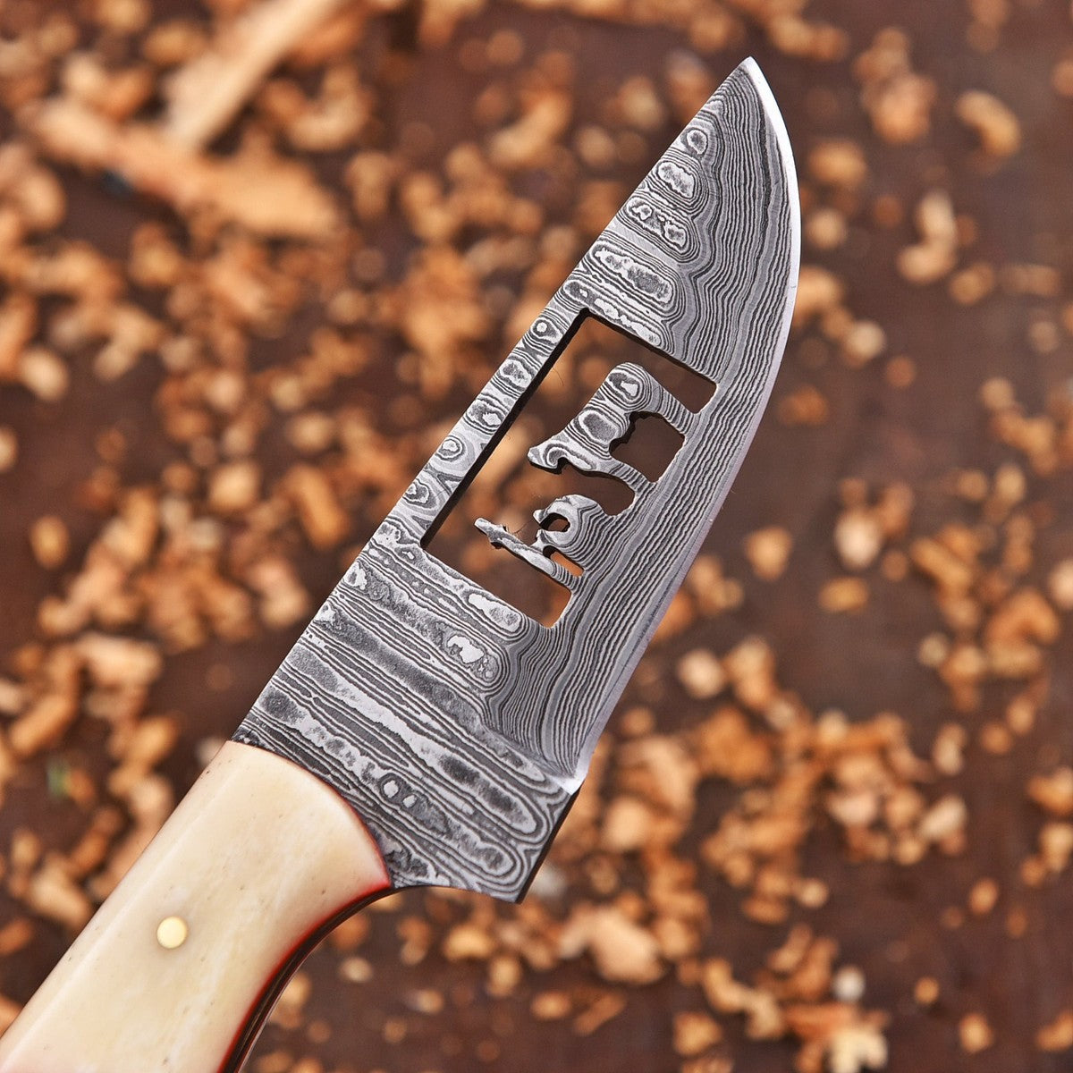 Hand-forged Damascus Steel Wire Cut Bull Cutter knife