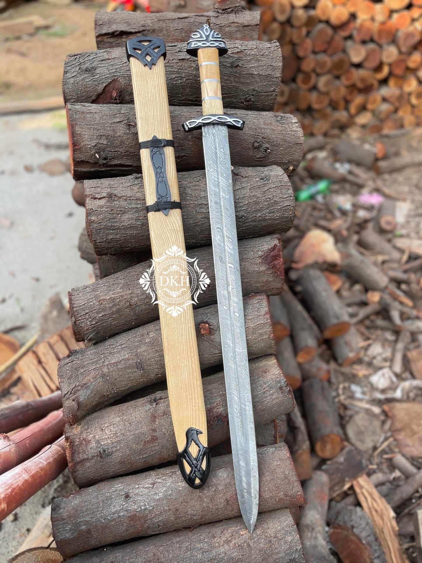 Battle Ready Medieval Sword Custom Handmade Damascus Steel Sword