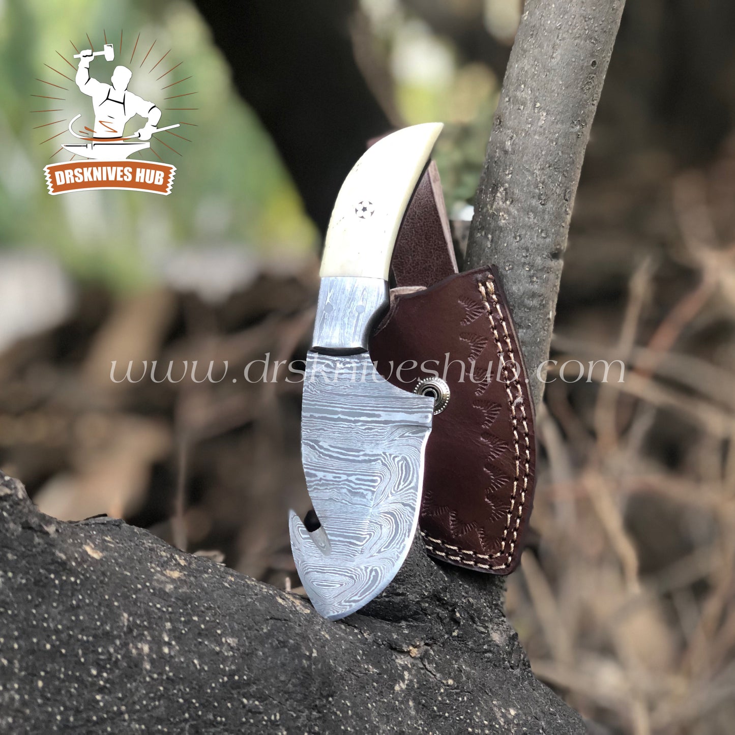 Gut Hook Knife Handmade Damascus Steel Blade Gut Hook Skinnier Knife With Leather Sheath Cover