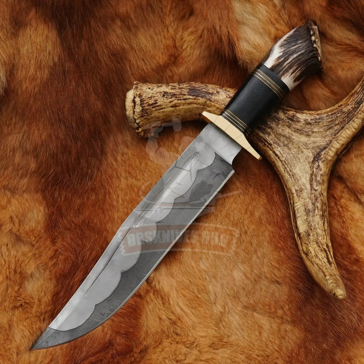 Full-tang Damascus hunting Bowie knife with clip-point blade