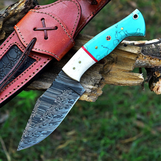 Handmade Damascus Steel  Hunting Knife With Leather Sheath Cover Resin Handle  Perfect for Outdoor Adventures