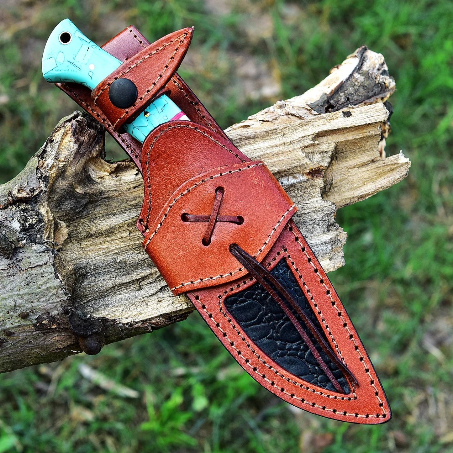 Handmade Damascus Steel  Hunting Knife With Leather Sheath Cover Resin Handle  Perfect for Outdoor Adventures