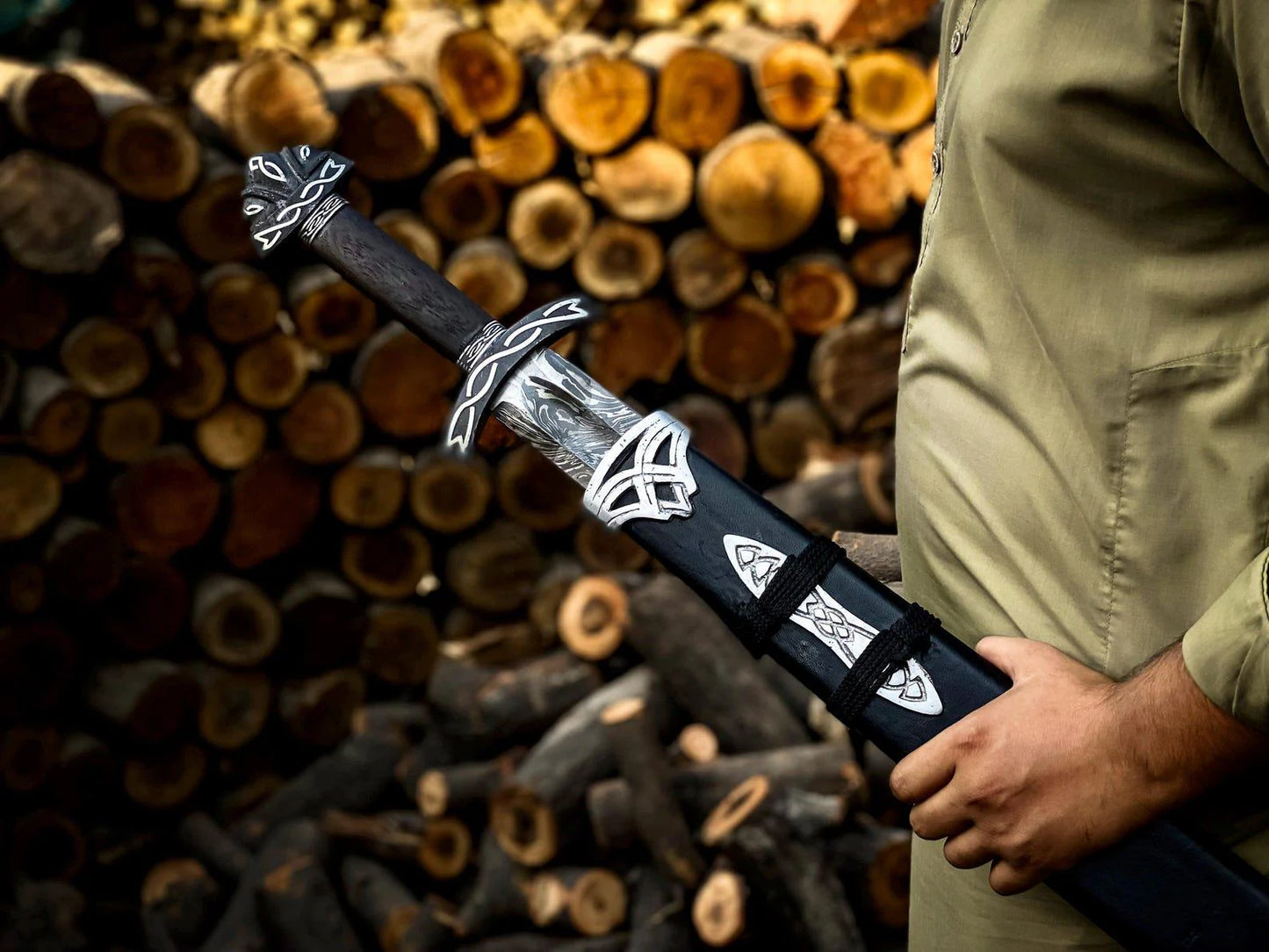 HAND FORGED DAMASCUS STEEL VIKING SWORD WITH SCABBORD| DRS KNIVES HUB