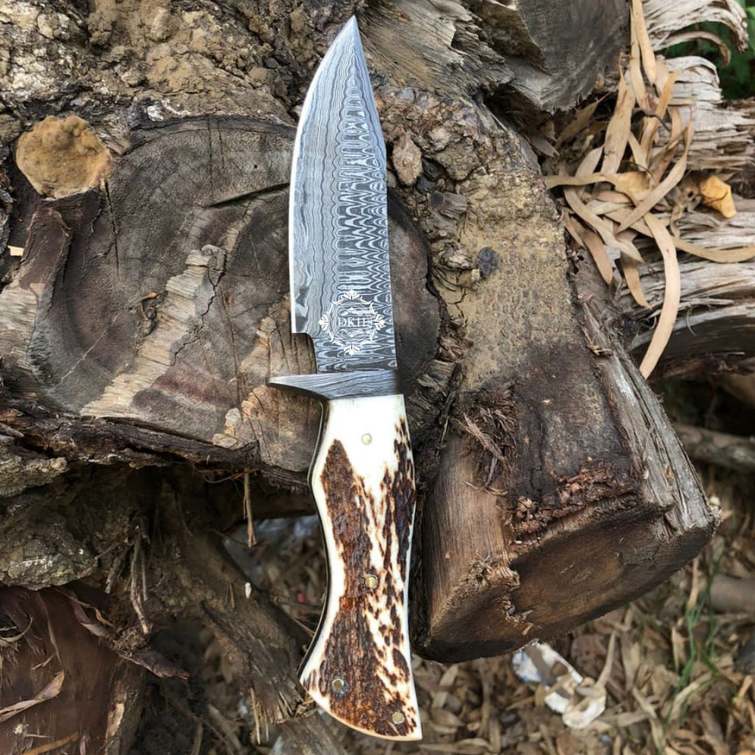 Antler Horn Handle Custom Made Damascus Steel Hunting Knife , Outdoor ,Camping knife