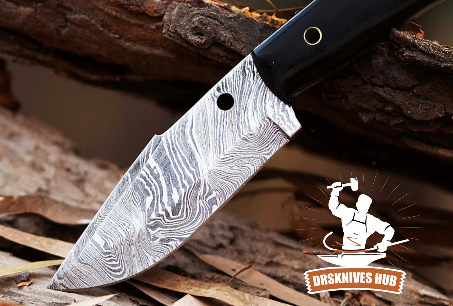 Damascus Steel Blade Hunting Knife Handmade Outdoor knife With Leather Sheath Cover