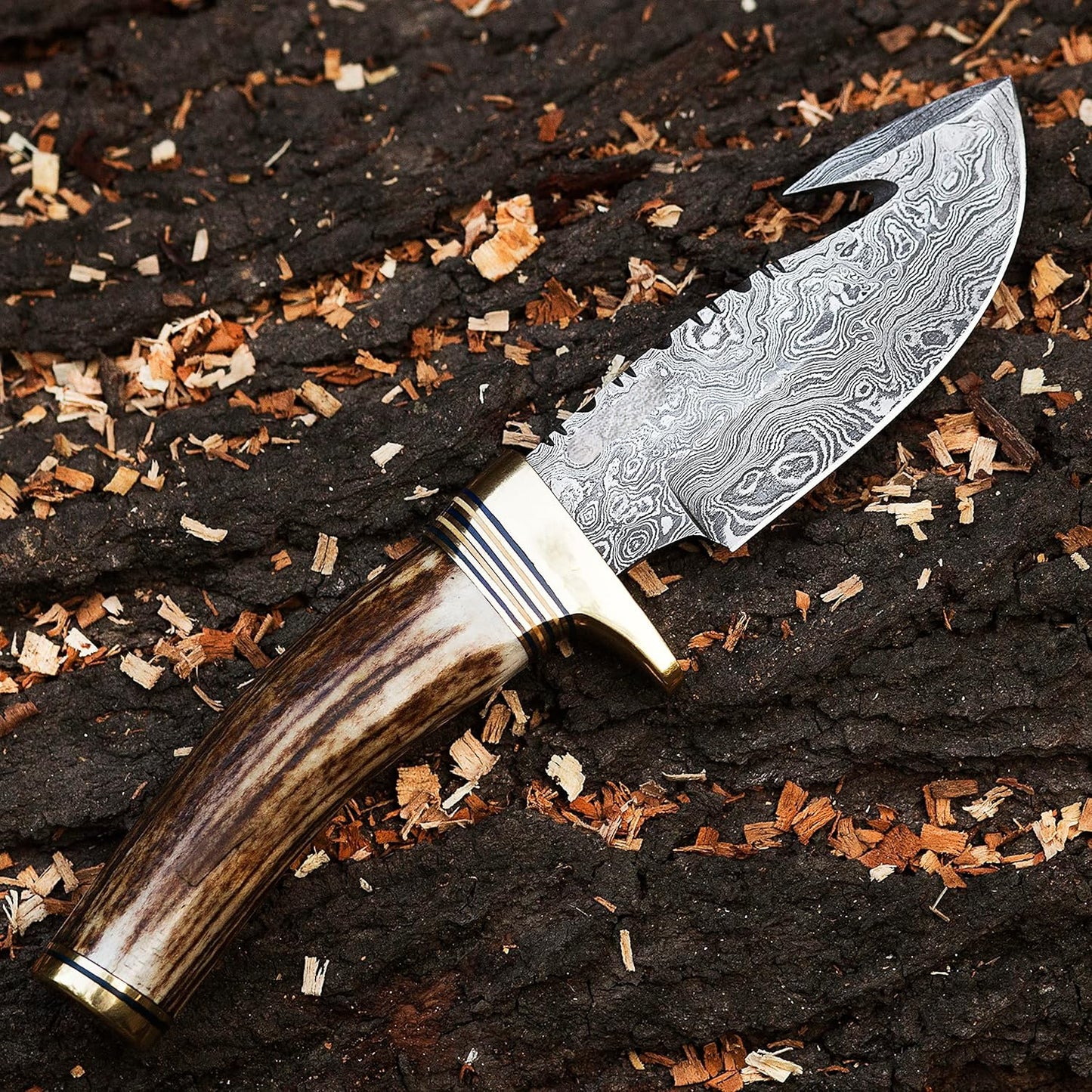 Beautiful Handmade Damascus Steel Blade Gut Hook Hunting Knife Antler Horn Handle