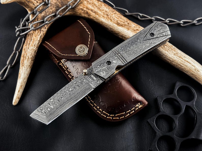 Damascus Steel Pocket Knife Handmade Knife With Leather pouch