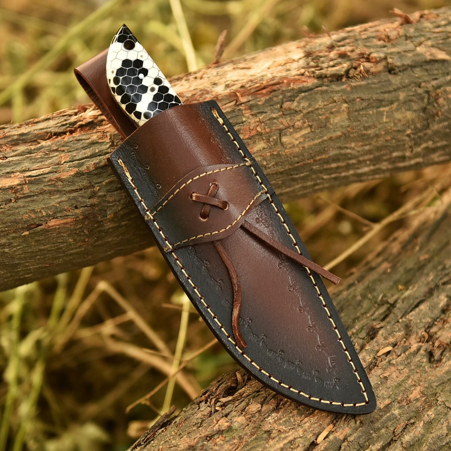 Damascus Camping Knife – 9.2 Inch Fixed Blade with Honeycomb Resin Handle