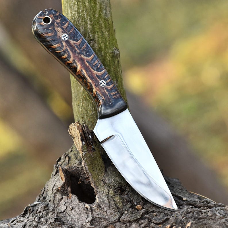 Skinner Knife Handmade Pincone Handle With Sheath