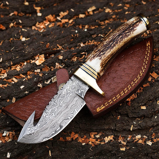 Beautiful Handmade Damascus Steel Blade Gut Hook Hunting Knife Antler Horn Handle