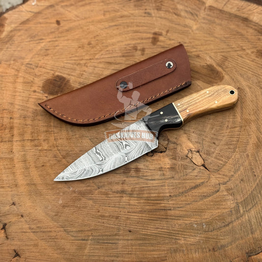 Cowboy-Style Hunting Knife with Sheath – 4.5" Damascus Steel Blade