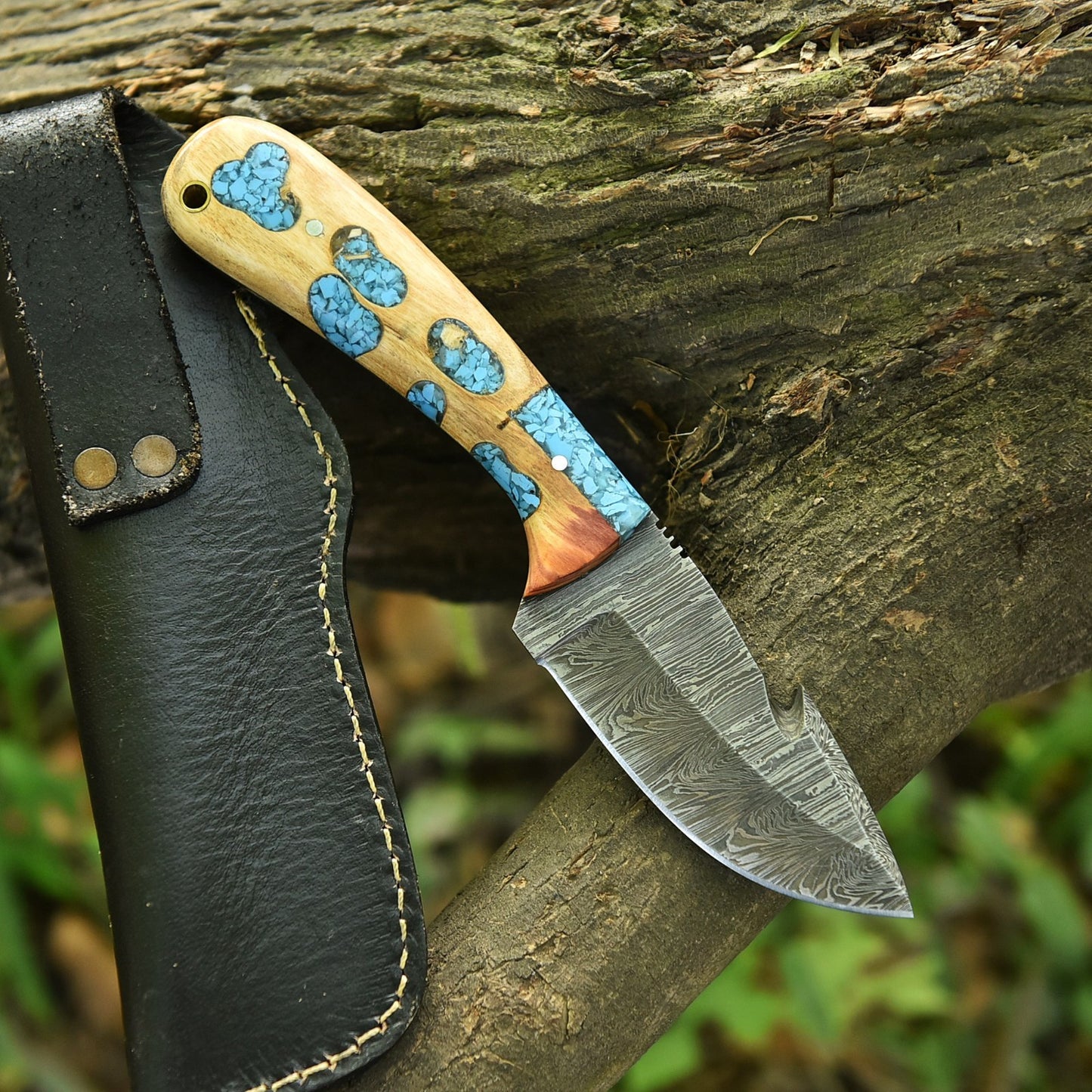 Damascus Gut Hook Hunting Knife – Hybrid Wood Handle & Leather Sheath