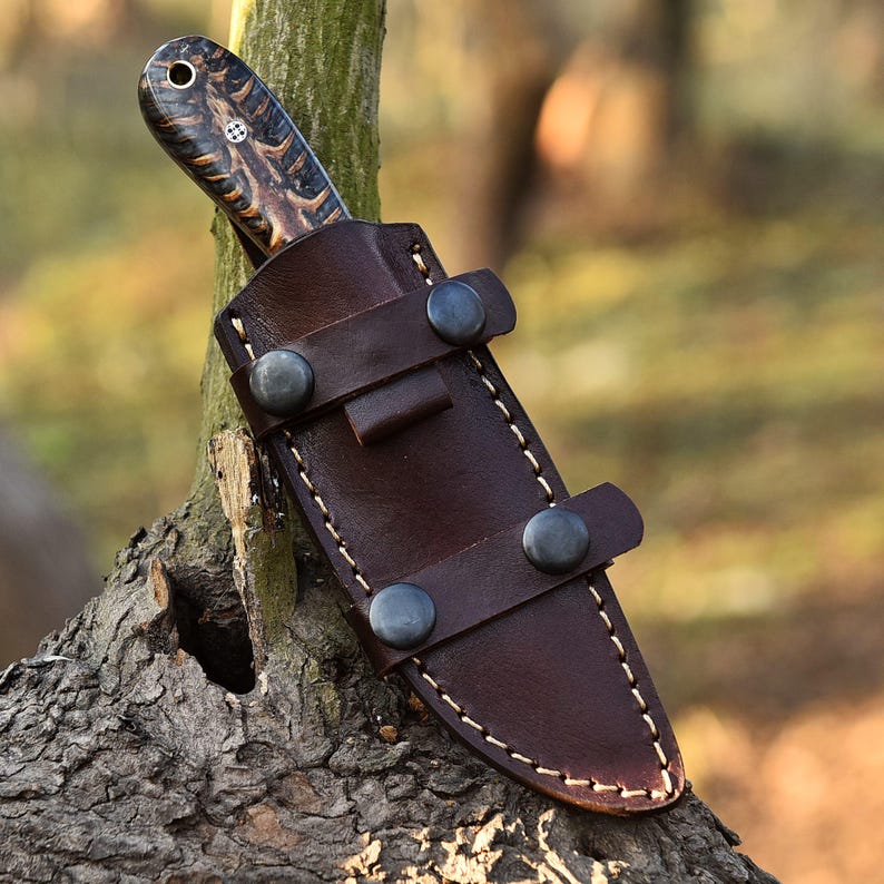 Skinner Knife Handmade Pincone Handle With Sheath