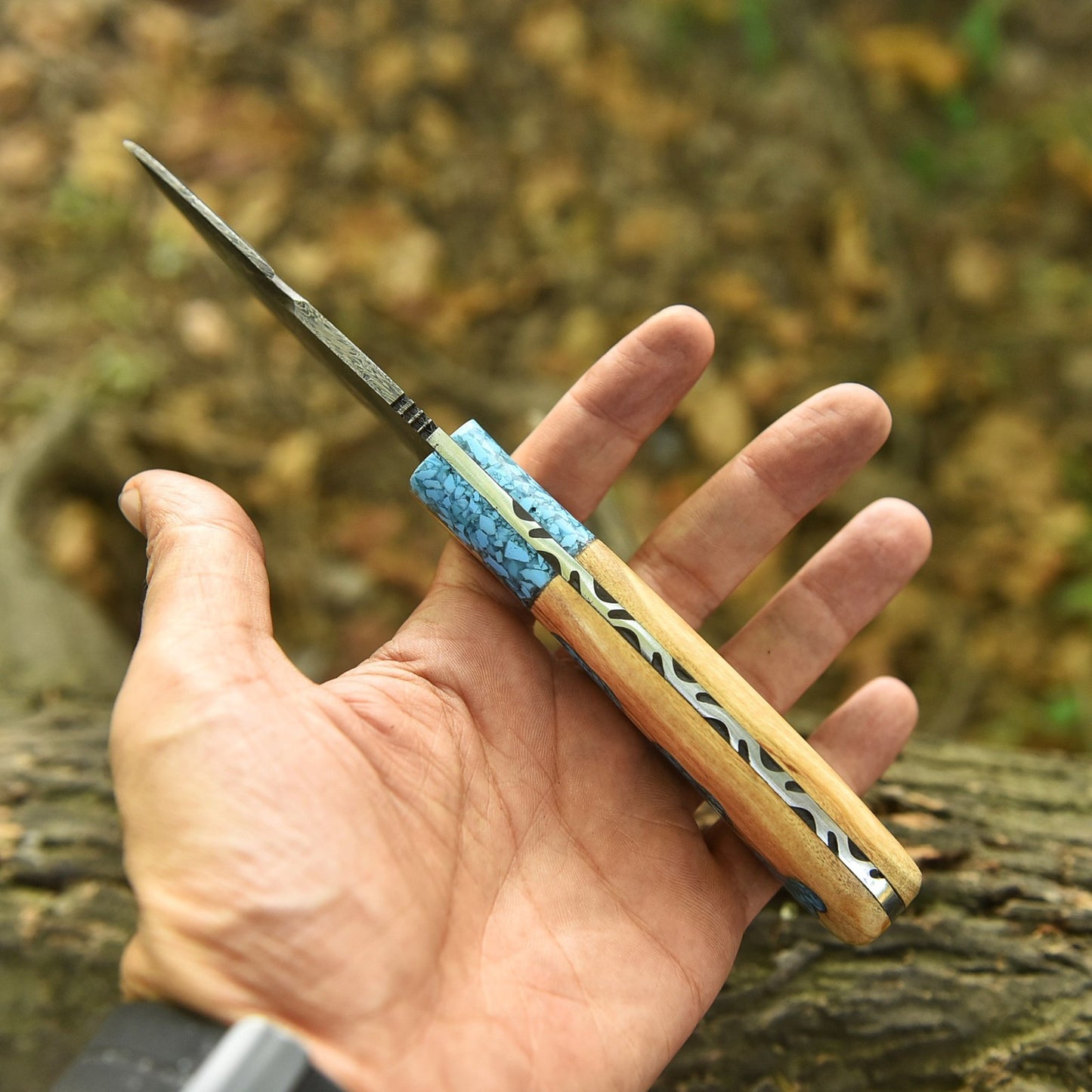 Damascus Gut Hook Hunting Knife – Hybrid Wood Handle & Leather Sheath