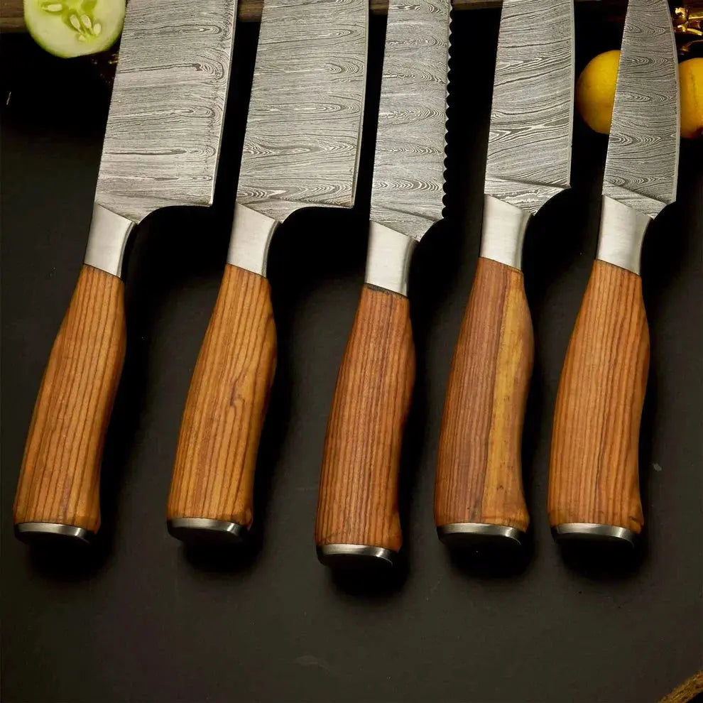Damascus steel kitchen knife set for culinary use