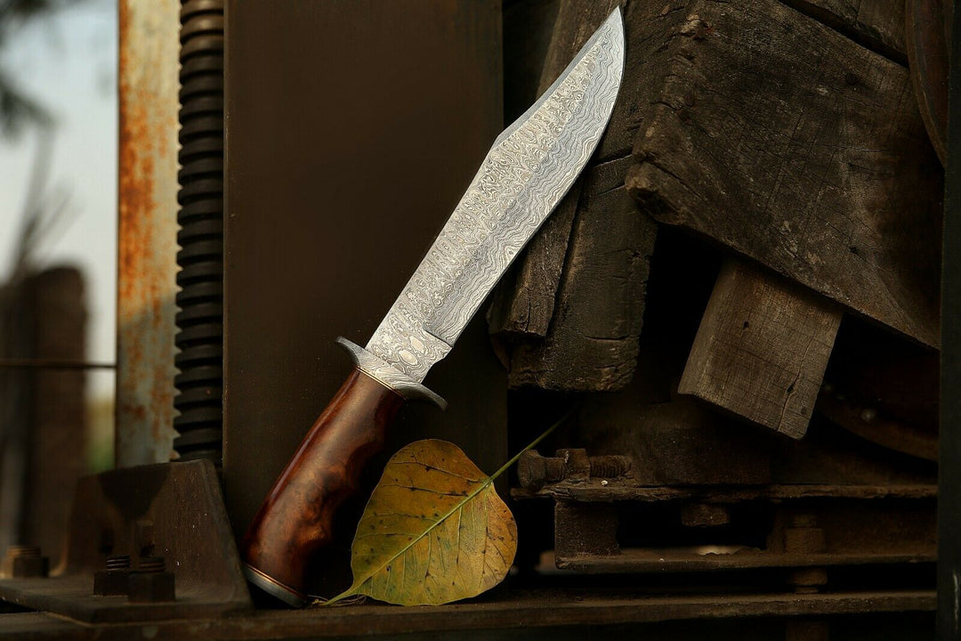 Bowie knife  Hand Forged Damascus Steel Blade Wooden Handle Hunting Bowie knife Outdoor knife