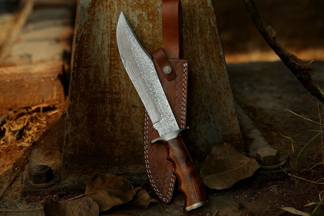 Bowie knife  Hand Forged Damascus Steel Blade Wooden Handle Hunting Bowie knife Outdoor knife