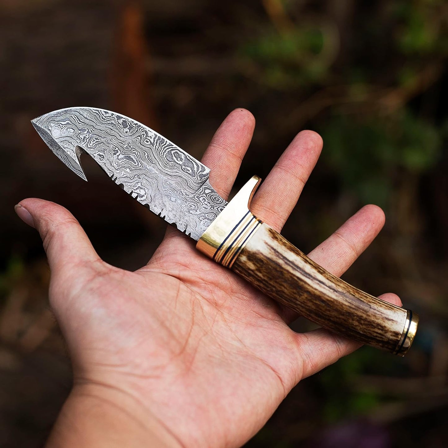 Beautiful Handmade Damascus Steel Blade Gut Hook Hunting Knife Antler Horn Handle