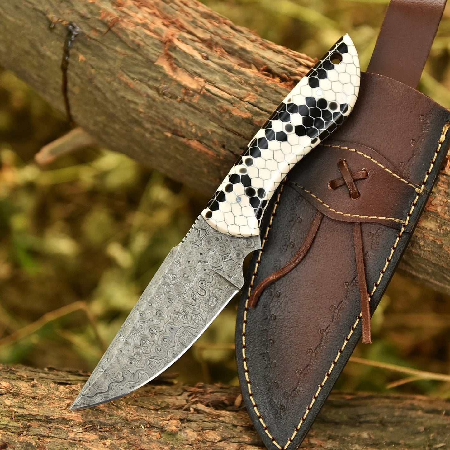 Damascus Camping Knife – 9.2 Inch Fixed Blade with Honeycomb Resin Handle