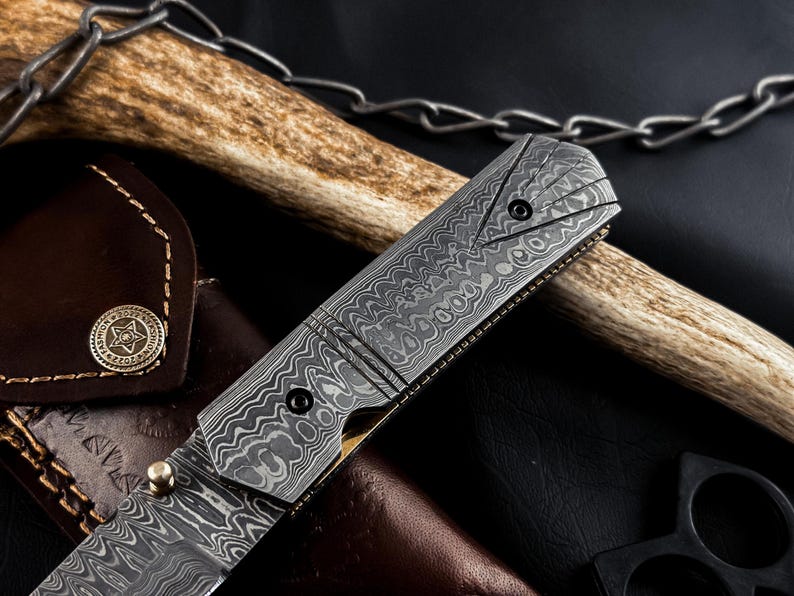 Damascus Steel Pocket Knife Handmade Knife With Leather pouch