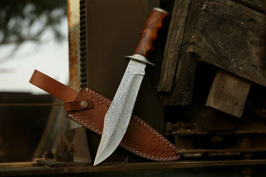 Bowie knife  Hand Forged Damascus Steel Blade Wooden Handle Hunting Bowie knife Outdoor knife