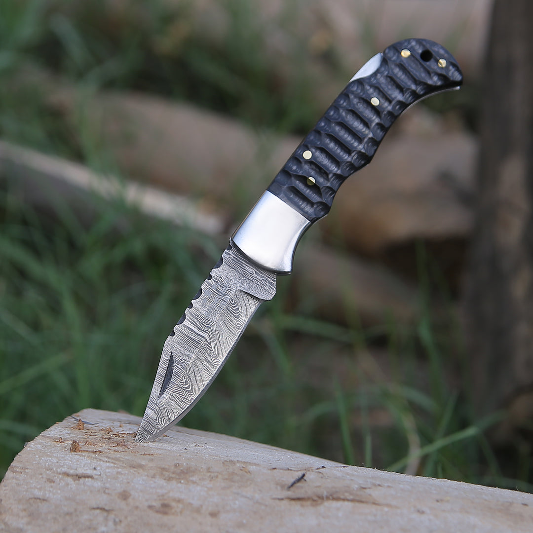 Handmade Damascus Steel Blade Pocket Knife with Pakkawood Handle