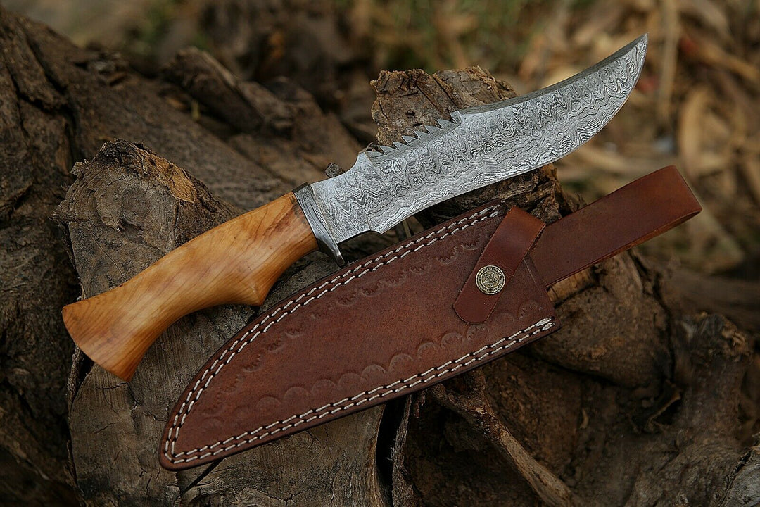 Handmade Hand Forged Olive Wood handle Bowie Knife,with sheath