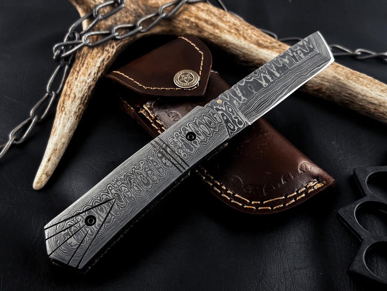 Damascus Steel Pocket Knife Handmade Knife With Leather pouch